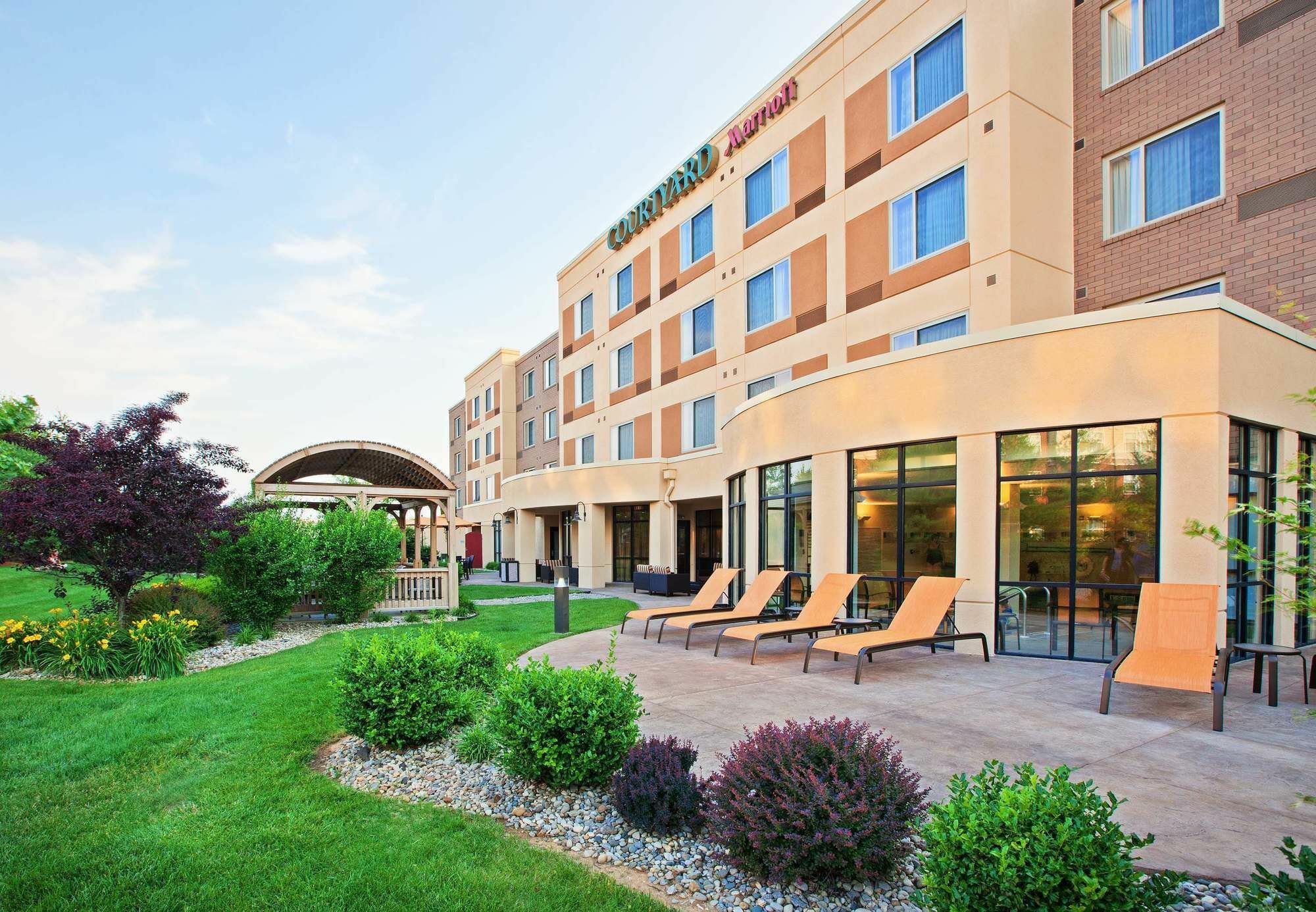 Courtyard Louisville Northeast Eksteriør billede